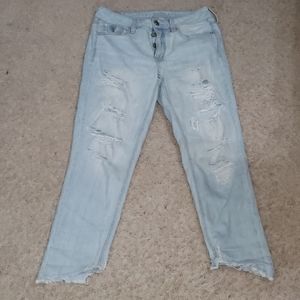 Ripped light blue jeans